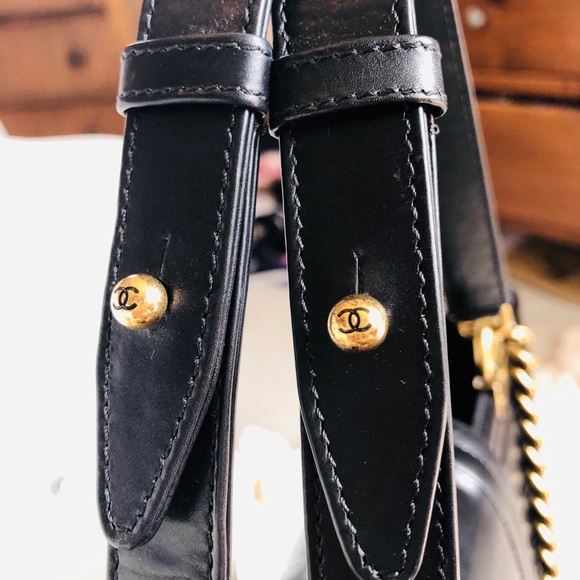 Chanel Glazed Calfskin Boy Tote - Picture 5 of 16